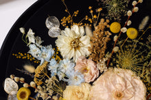 Load image into Gallery viewer, Floral Table