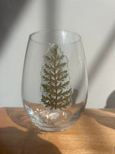 Load image into Gallery viewer, Pressed Fern Wine Glass
