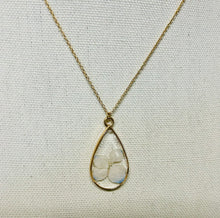 Load image into Gallery viewer, Tear Drop Pendent Necklace
