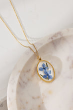 Load image into Gallery viewer, Oval Pendent Necklace
