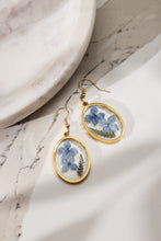 Load image into Gallery viewer, Oval Pendent Earrings
